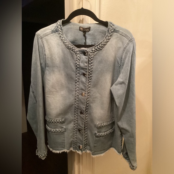DG2 by Diane Gilman Classic Stretch Frayed Denim Jacket (L)* - Picture 2 of 11